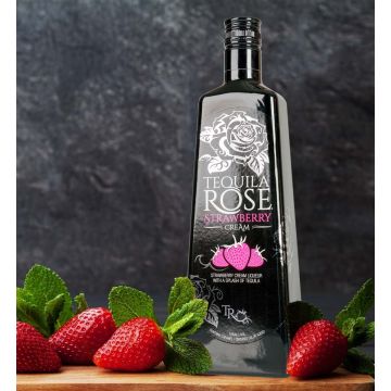Tequila Rose Strawberry Cream Lichior 0.7L