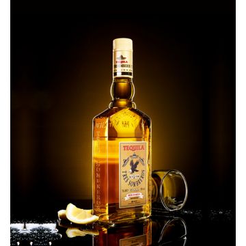 Tres Sombreros Gold Tequila 0.7L